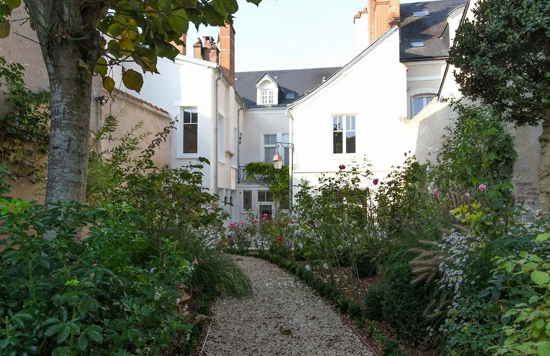 Room In Guest Room - This 10Th Century Home Sits In An Extraordinary Setting In The Center Of Orleans-1