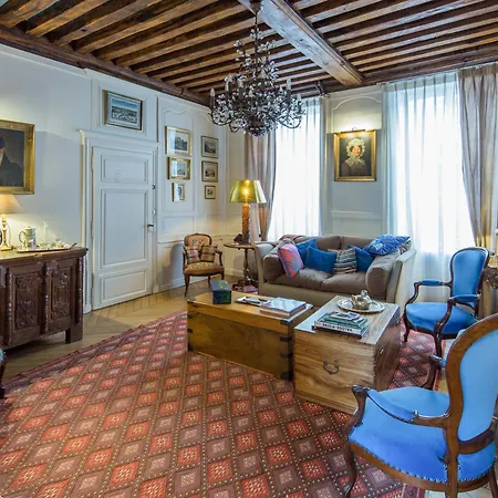 Room In Guest Room - This 10Th Century Home Sits In An Extraordinary Setting In The Center Of Orleans-2